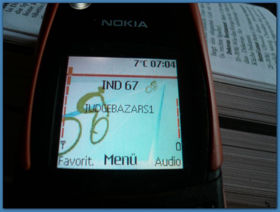 900x674 pixels (54K)